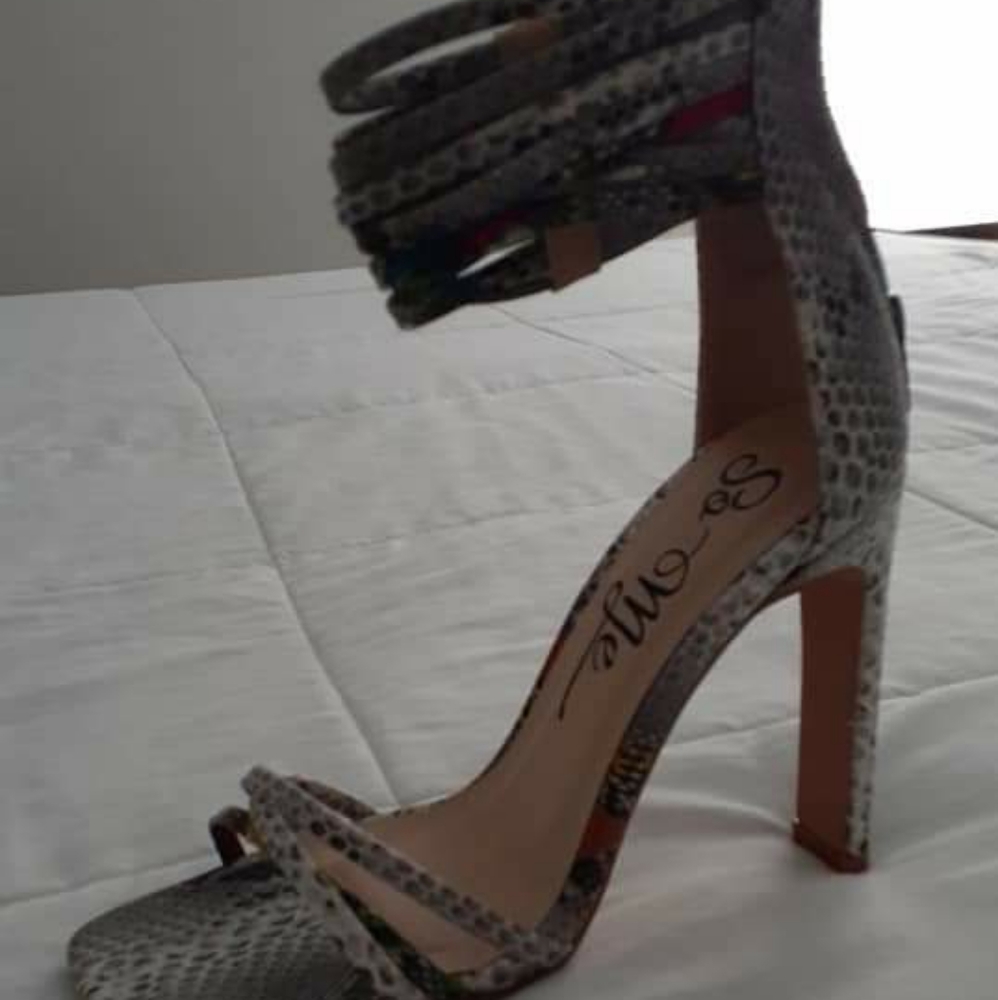 Heels - Picture 2 of 2